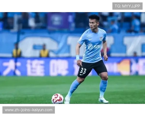 大连英博外线配合逐渐增加速度，多点攻击展开